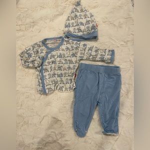 Magnetic Me newborn outfit